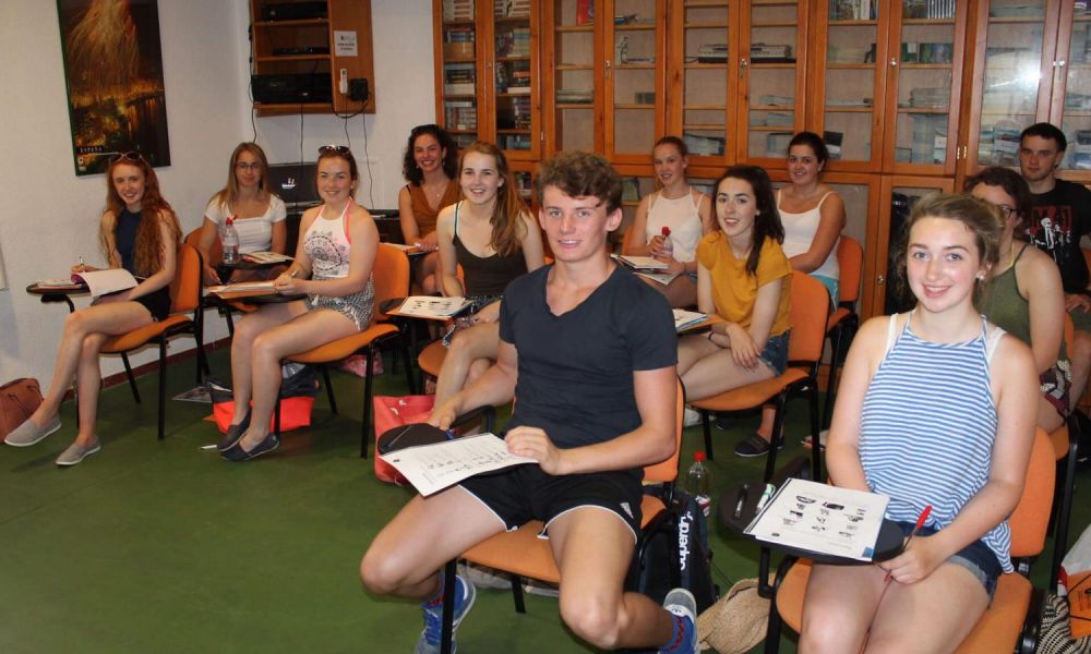 junior-language-courses-colegio-benalmadena-13-17_esl.jpg