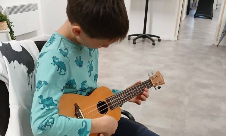 enfant-guitare.jpg