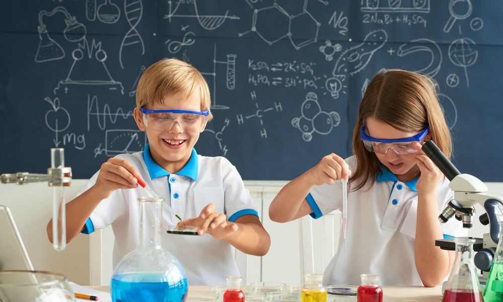 ateliers-scientifiques-enfants-paris.jpg