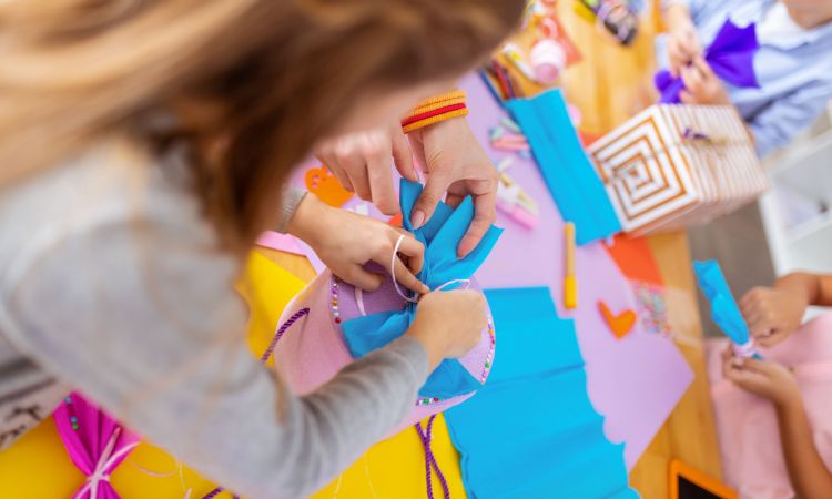 atelier-creatif-kidsvacances-compressee.jpg