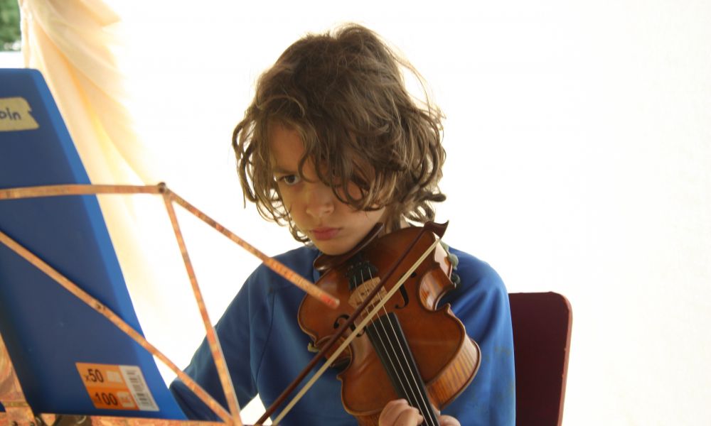 Séjour équitation et musique-Atelier musique violon.jpg