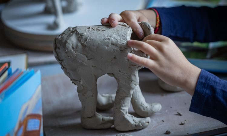 -Poterie_et_Sculpture_4-6_ans-05--WEB.jpg