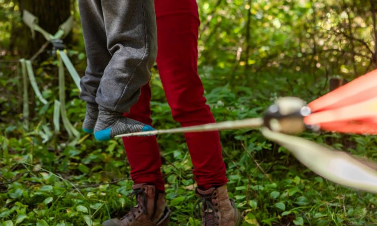 slackline_AdobeStock_325799939.jpg