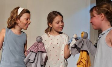 Séjours & vacances ados : Vacances de printemps Cours de Théâtre 6 -18 ans - Vacances scolaires 2026 2027