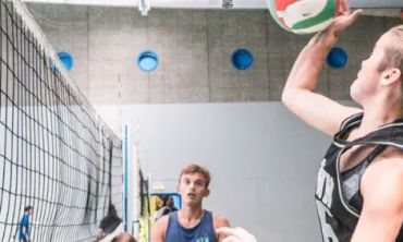 Vacances enfants : Saint Rémy de Provence Attention : service smashé !