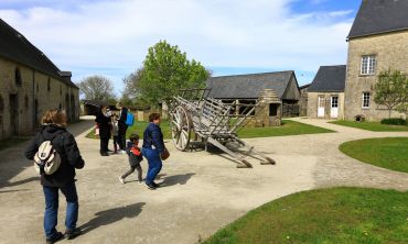 Séjours & vacances ados : Séjours culture et découverte Visite de l'exposition Système D-[DAY] (Séjours culture et découverte, Activités enfants / famille)