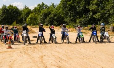 Séjours & vacances ados : Séjours linguistiques Colonie de vacances Anglais et Motocross en France (11-17 ans)