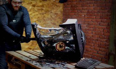 Vacances enfants : Juin Lancer de Haches, Rage Rooms & Karaoké Boxs à Toulouse