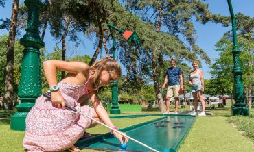 Vacances enfants : Activités enfants / famille Mini golf 15 trous au Petit Port à Nantes (Vacances en famille)