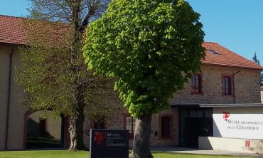 Vacances enfants : Activités enfants / famille Visite du Musée départemental de la Céramique (Séjours culture et découverte)