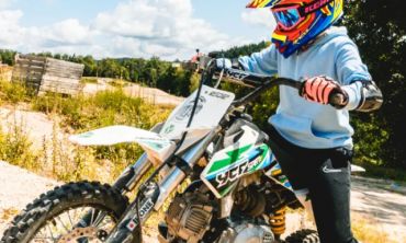 Séjours & vacances ados : Séjours linguistiques Colonie de vacances Anglais et Motocross en France (11-17 ans)